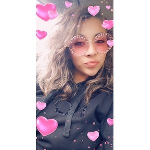 Meet your Posher, Wendy